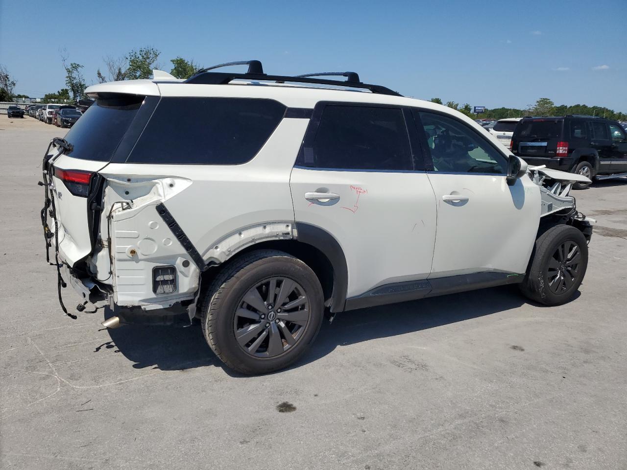 2022 Nissan Pathfinder Sv - Image 3