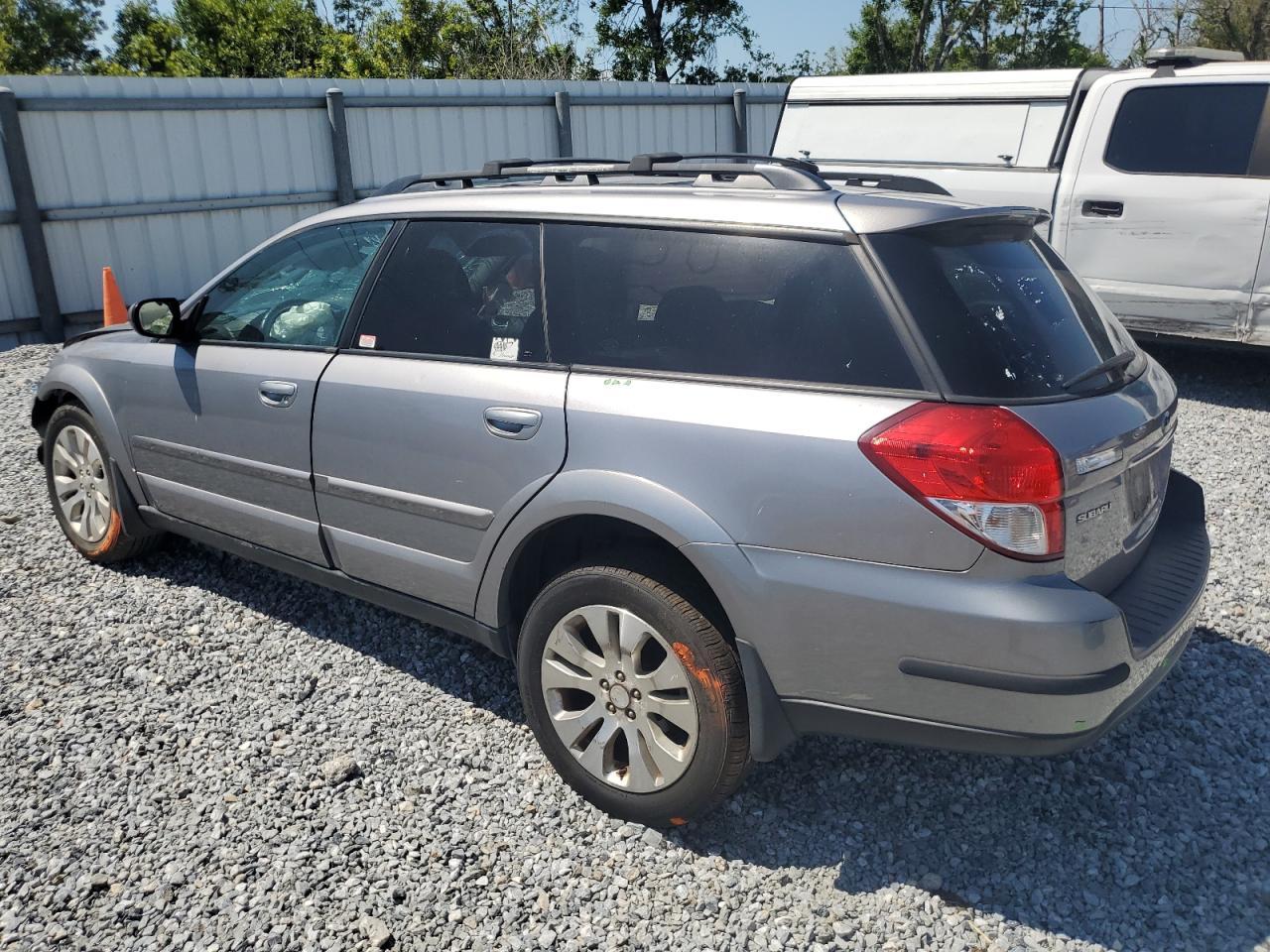 2009 Subaru Outback 2.5I Limited - Image 2