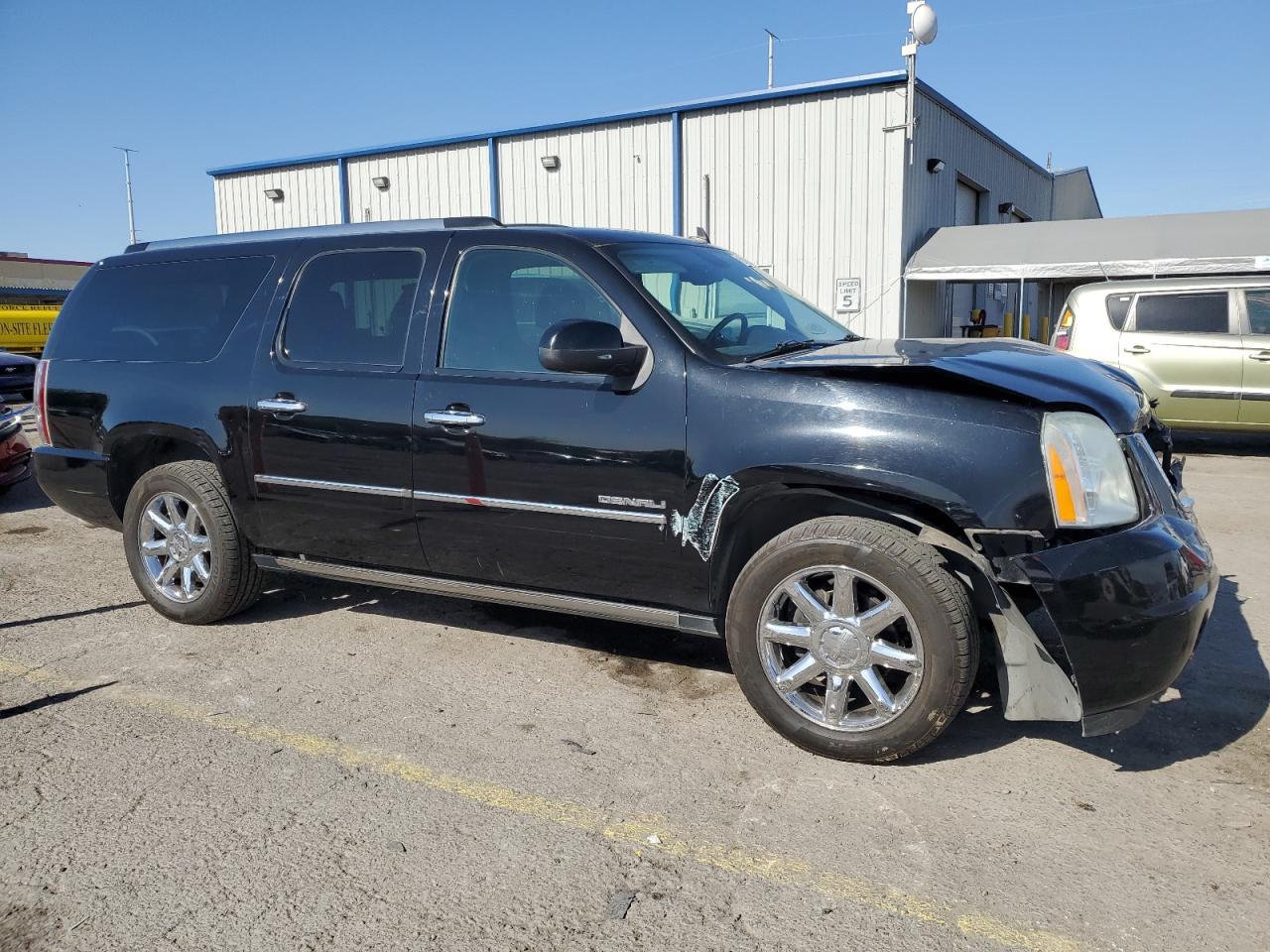 2010 GMC Yukon Xl Denali - Image 4