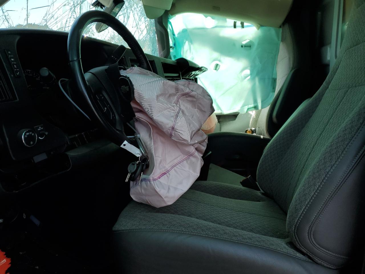 2020 Chevrolet Express G3500 - Фото 7