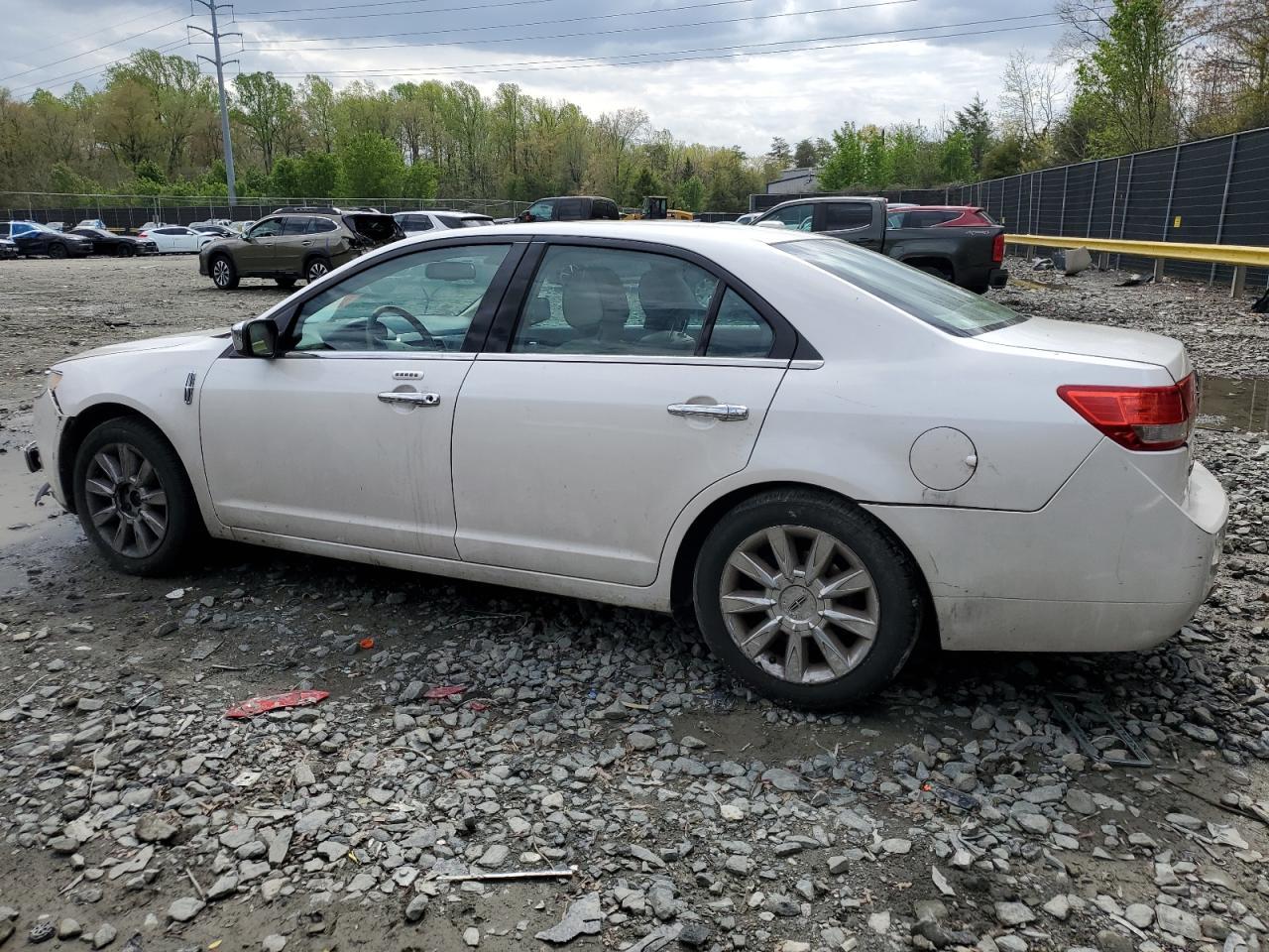 2011 Lincoln Mkz - Image 2