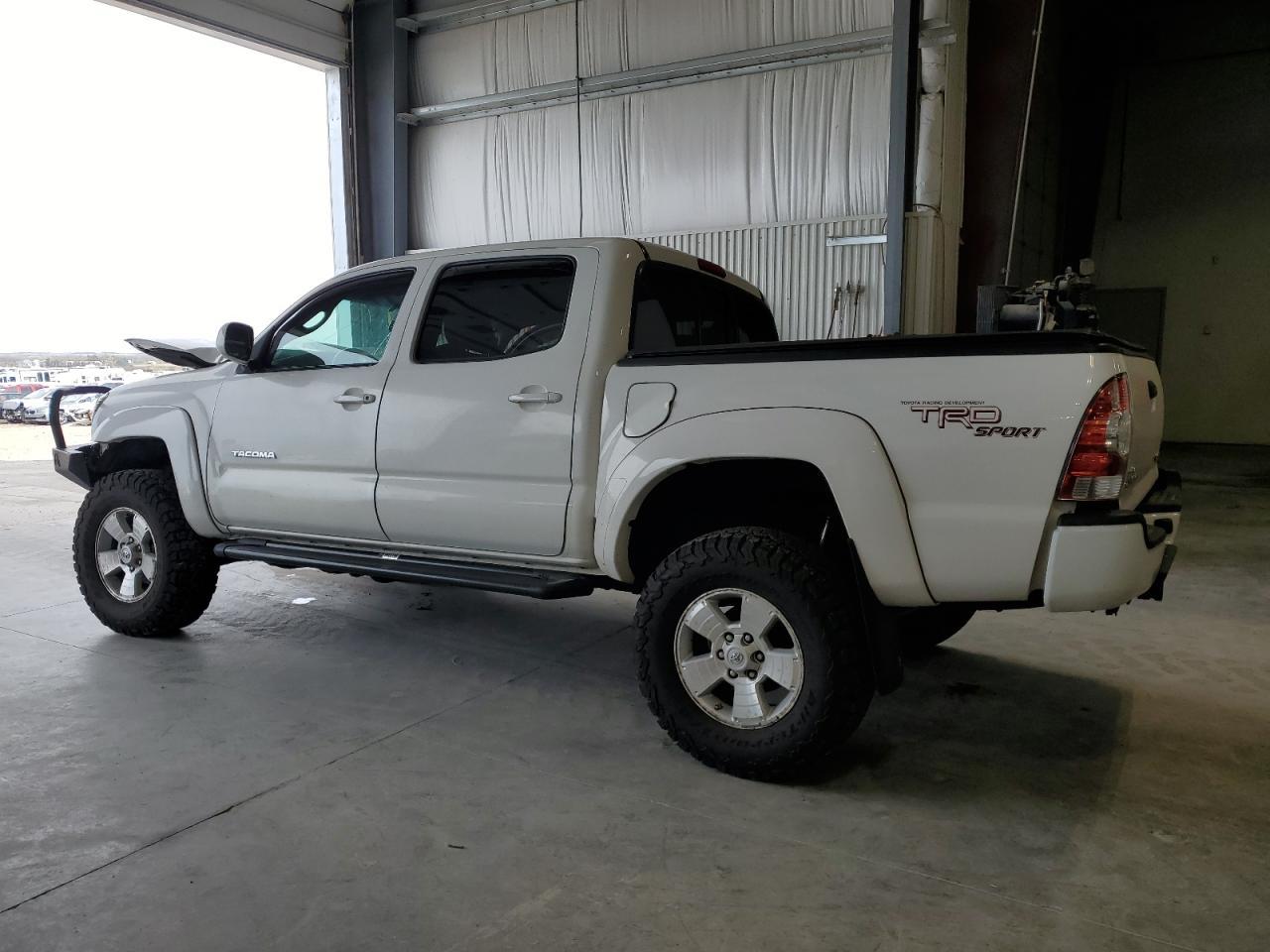 2010 Toyota Tacoma Double Cab - Image 2