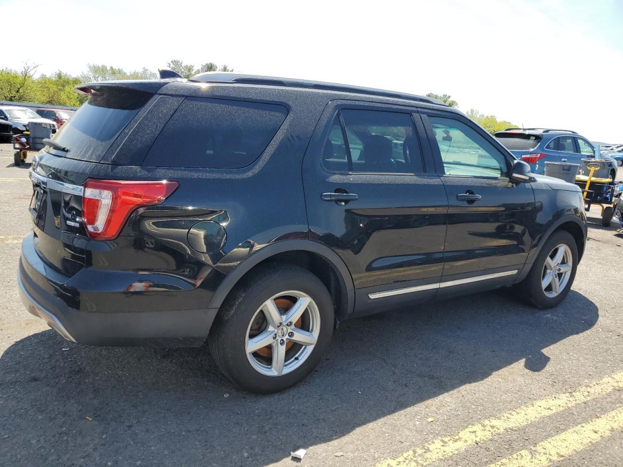 2016 Ford Explorer Xlt - Фото 3