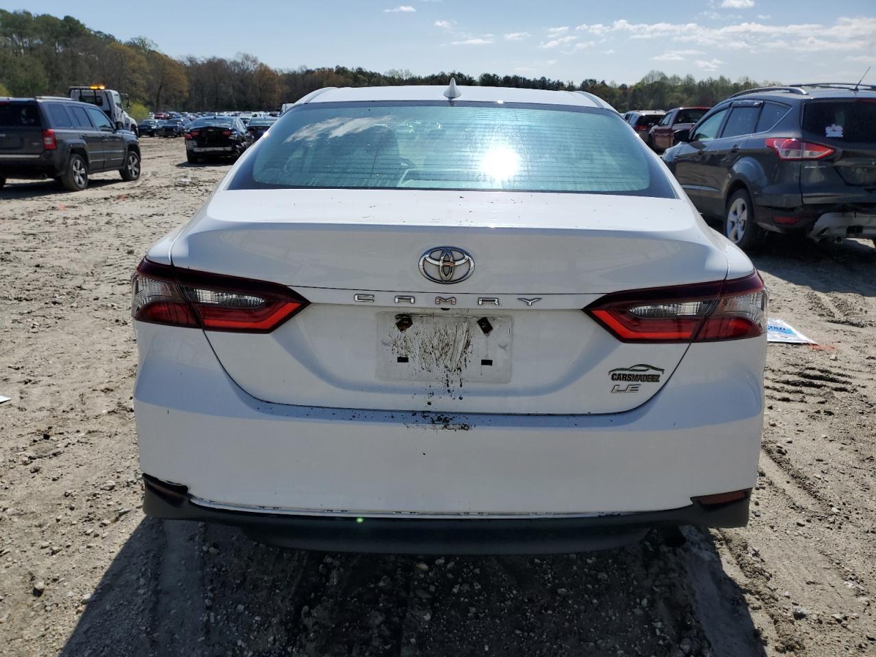 2021 Toyota Camry Le - Фото 6