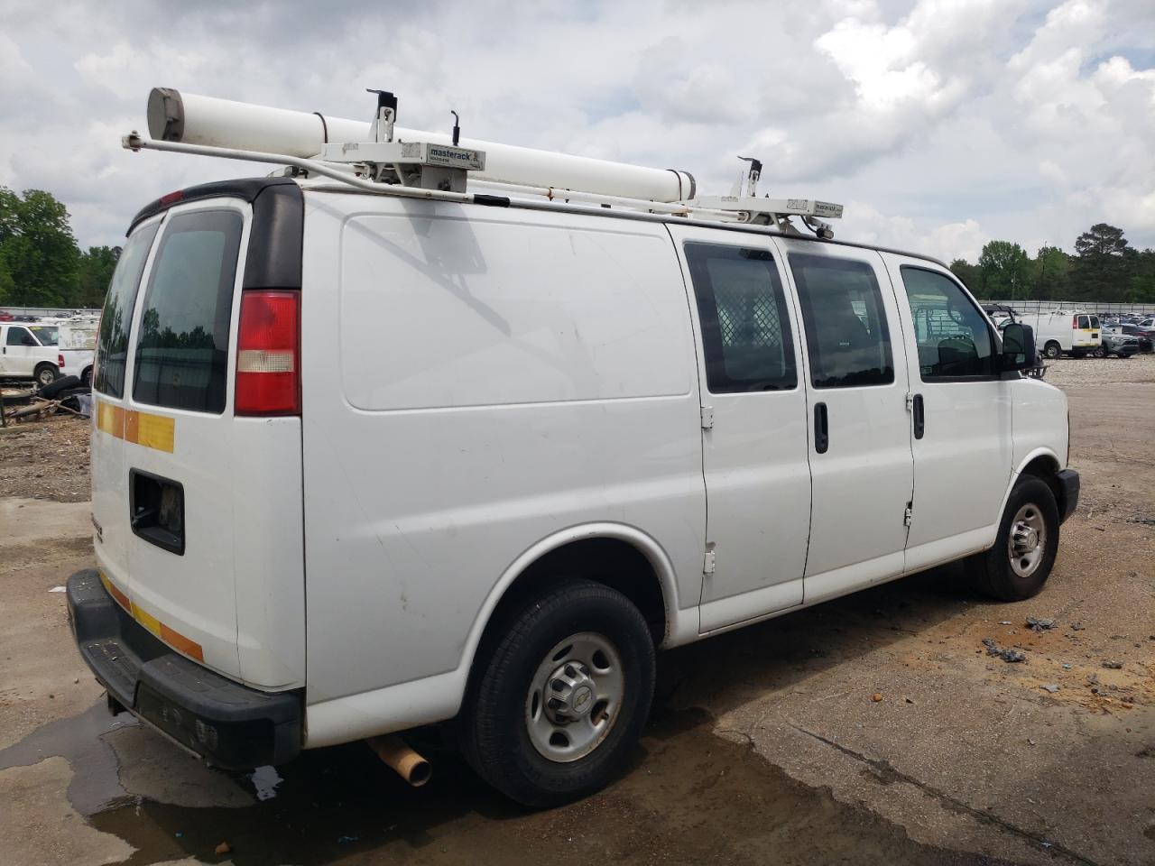 2013 Chevrolet Express G2500 - Image 3