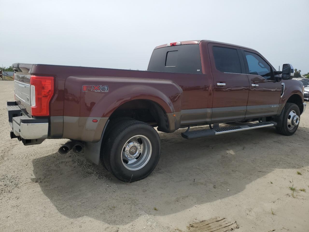 2017 Ford F350 Super Duty - Image 3