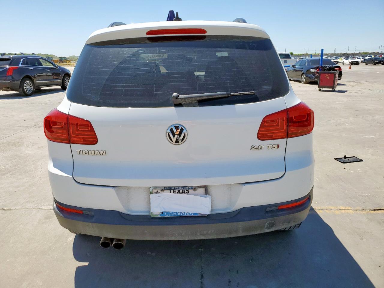 2015 Volkswagen Tiguan S - Image 6