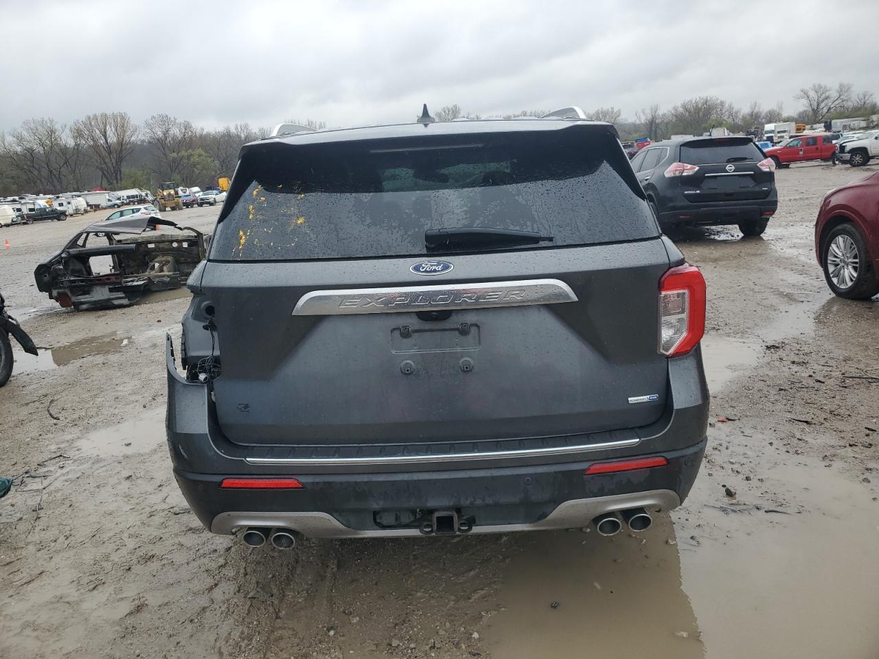 2020 Ford Explorer Platinum - Image 6