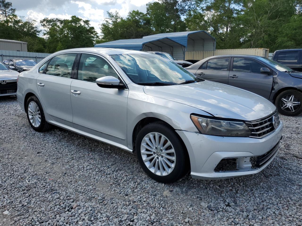 2017 Volkswagen Passat Se - Image 4