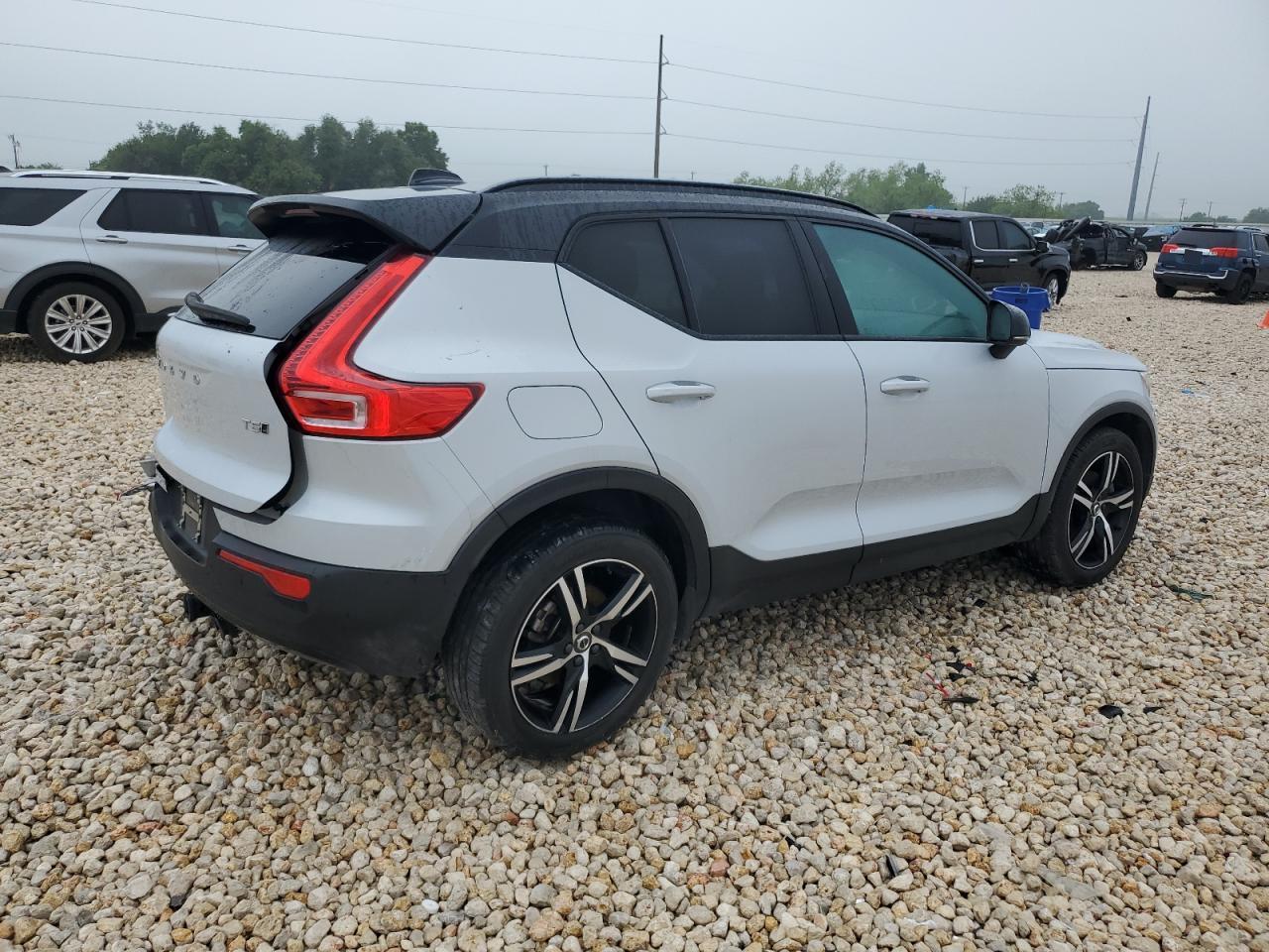 2021 Volvo Xc40 T5 R-Design - Фото 3