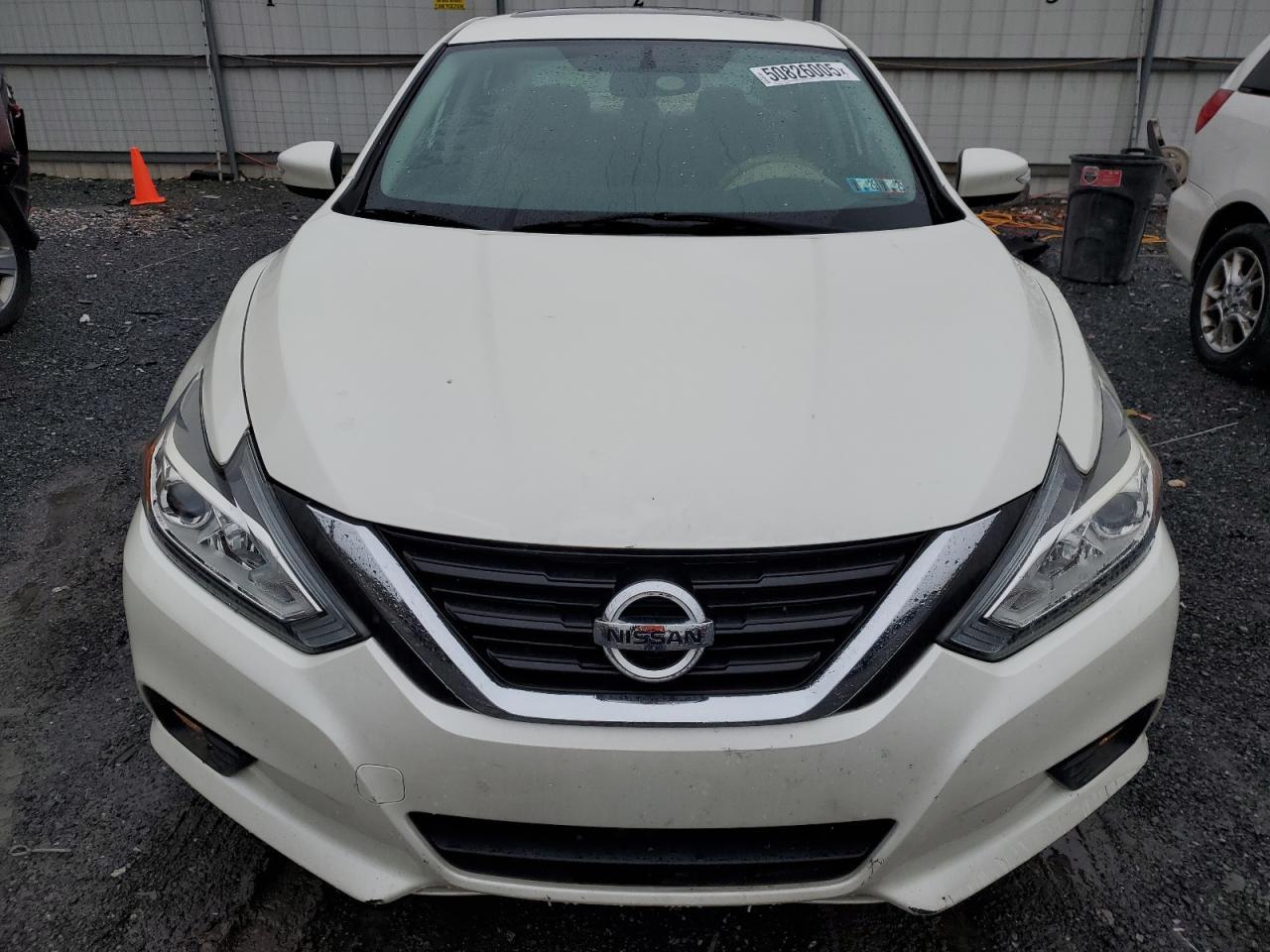 2017 Nissan Altima 2.5 - Image 5