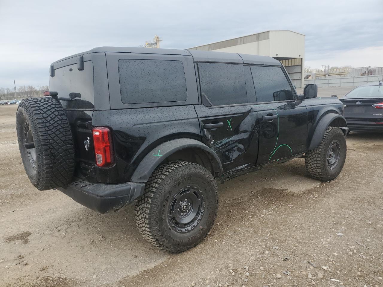 2024 Ford Bronco Black Diamond - Фото 3