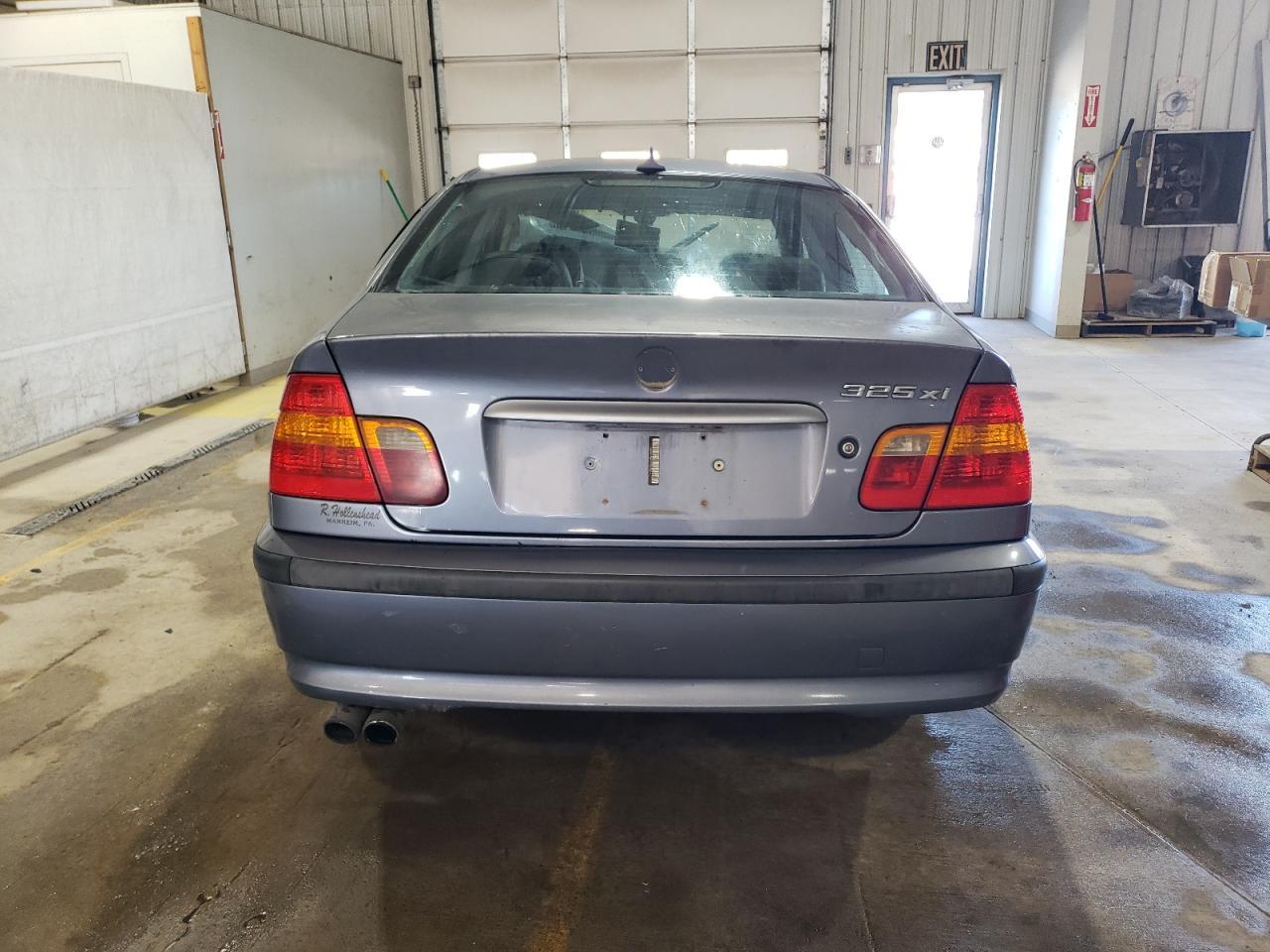2004 BMW 325 Xi - Image 6