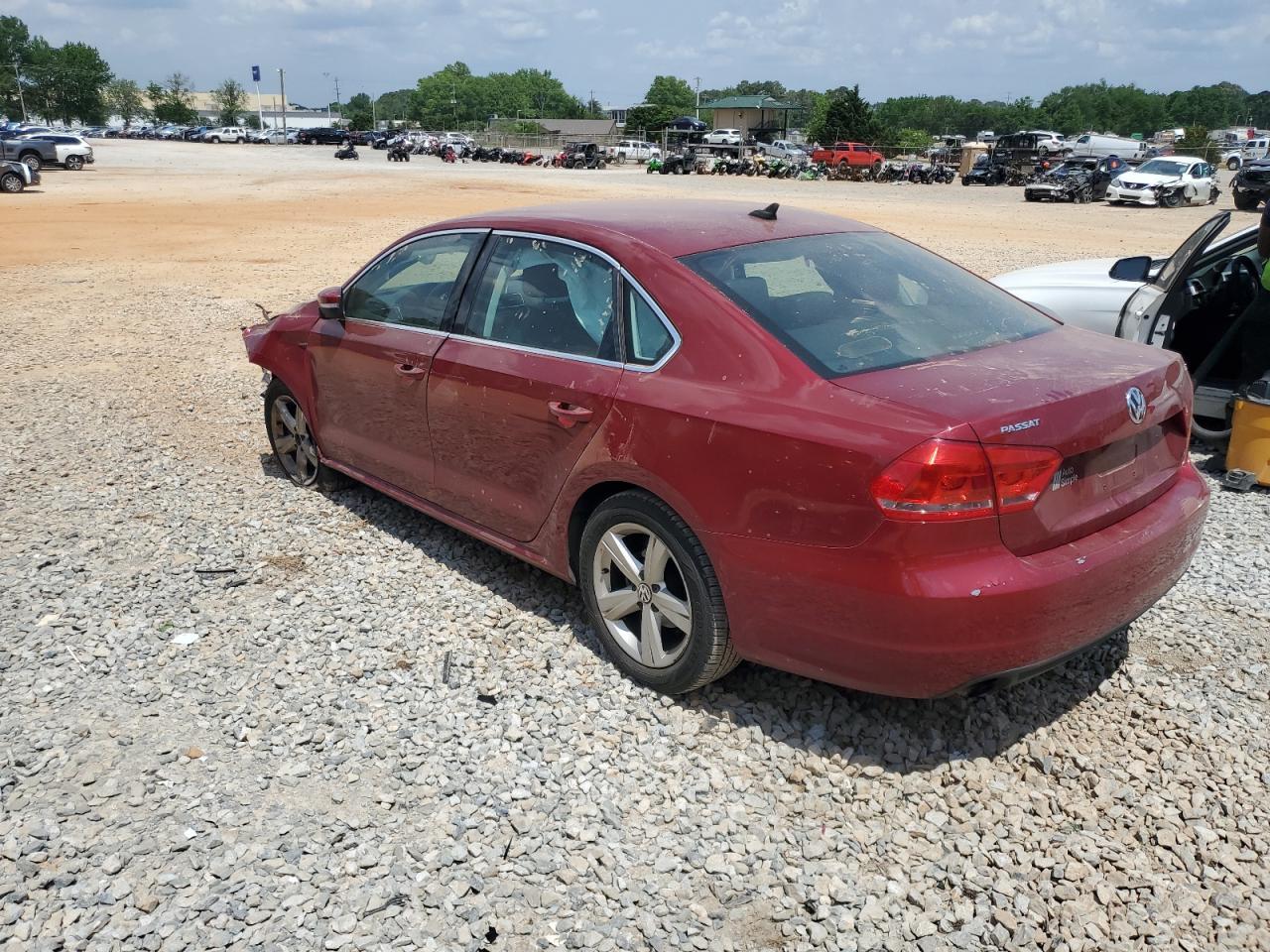 2015 Volkswagen Passat S - Фото 2