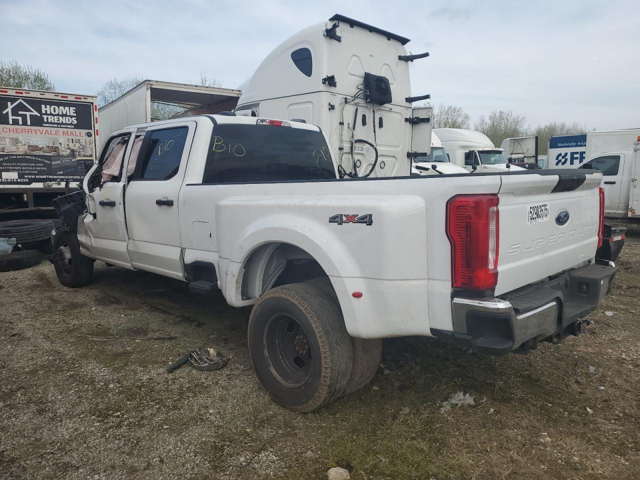 2023 Ford F350 Super Duty - Фото 2