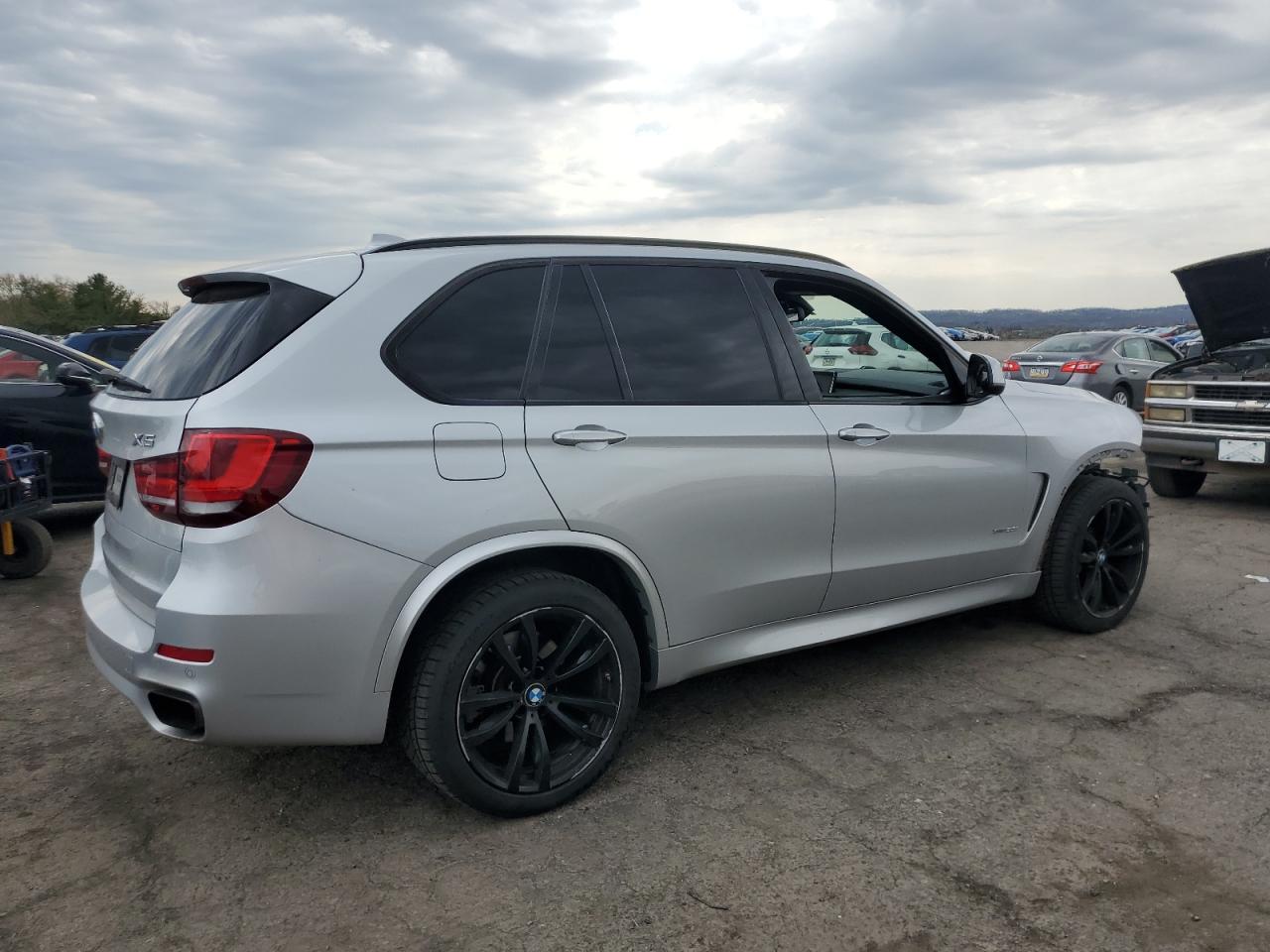 2016 BMW X5 xDrive50I - Image 3