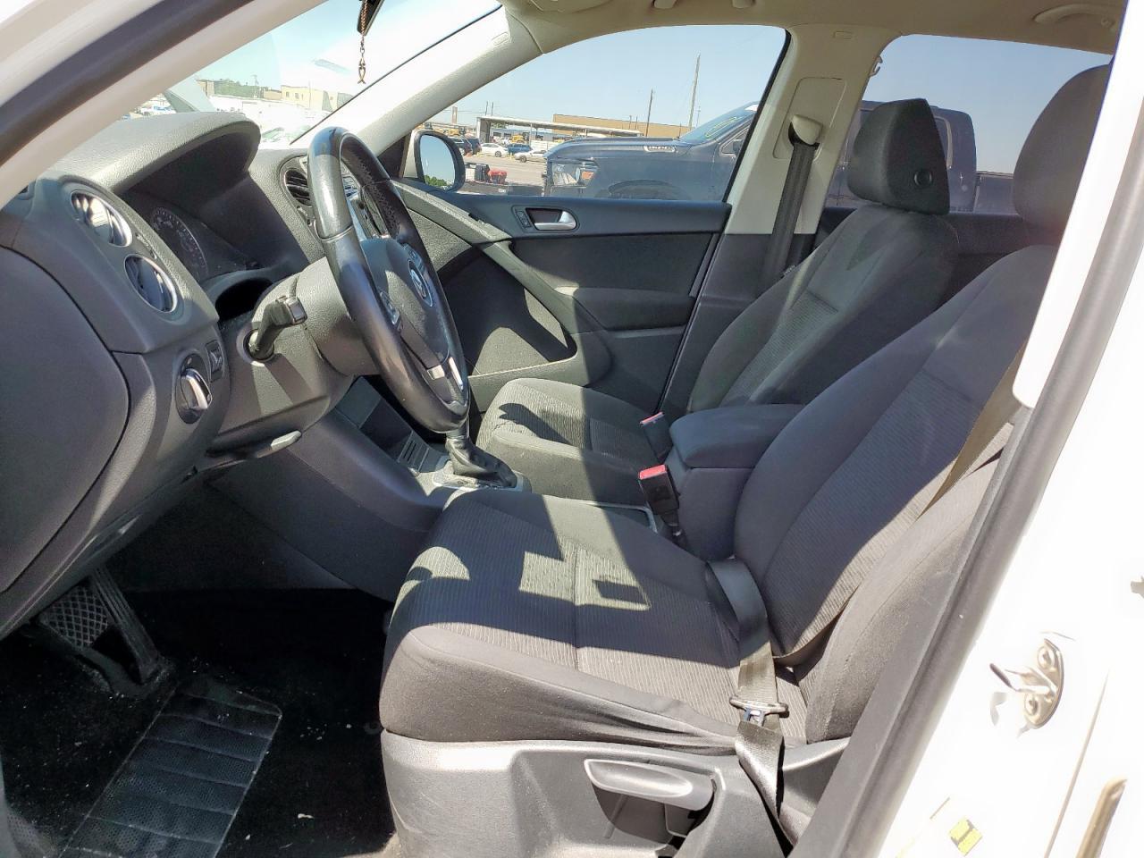 2015 Volkswagen Tiguan S - Image 7