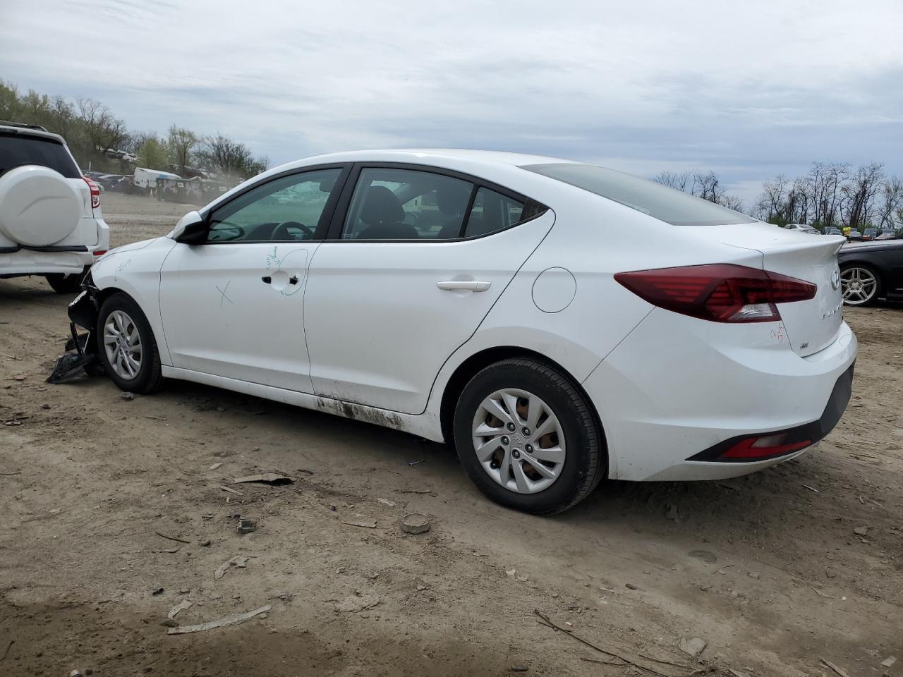 2019 Hyundai Elantra Se - Image 2