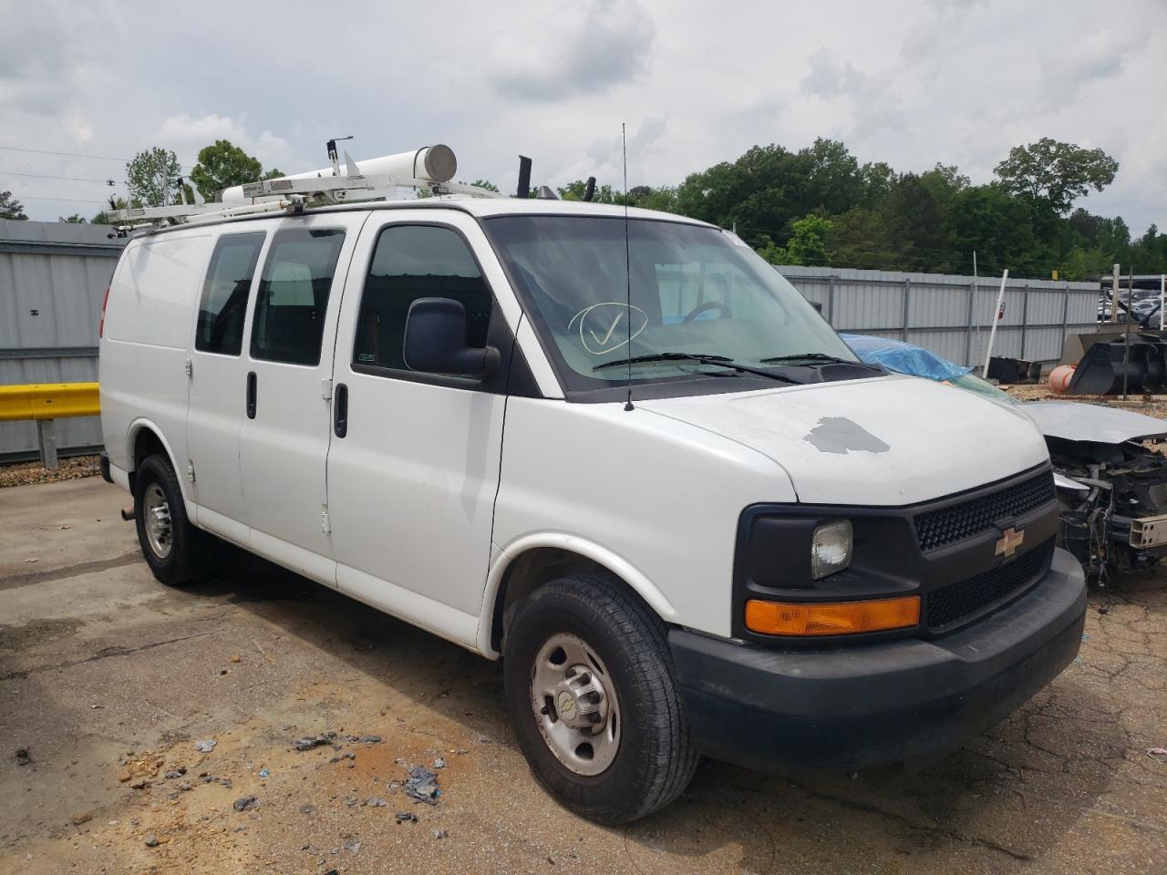 2013 Chevrolet Express G2500 - Image 4