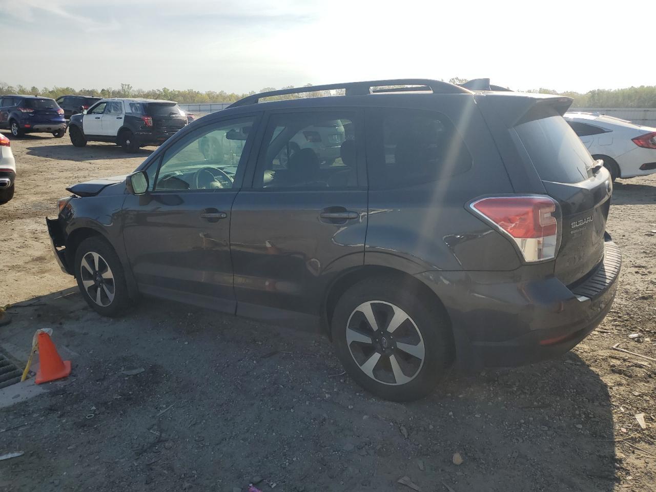 2018 Subaru Forester 2.5I Premium - Фото 2