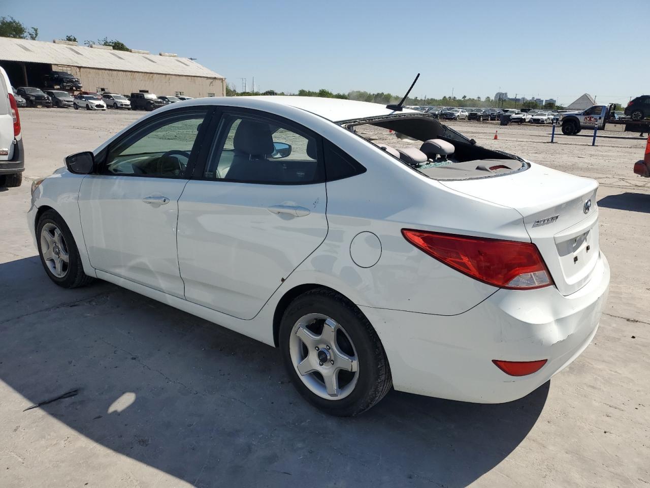 2015 Hyundai Accent Gls - Image 2