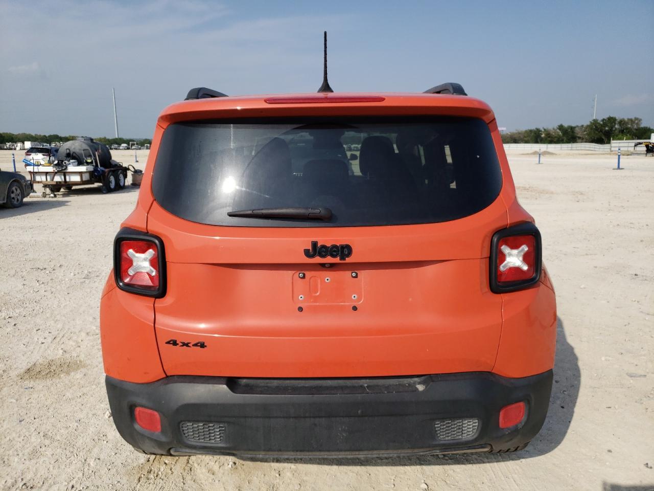 2017 Jeep Renegade Latitude - Image 6