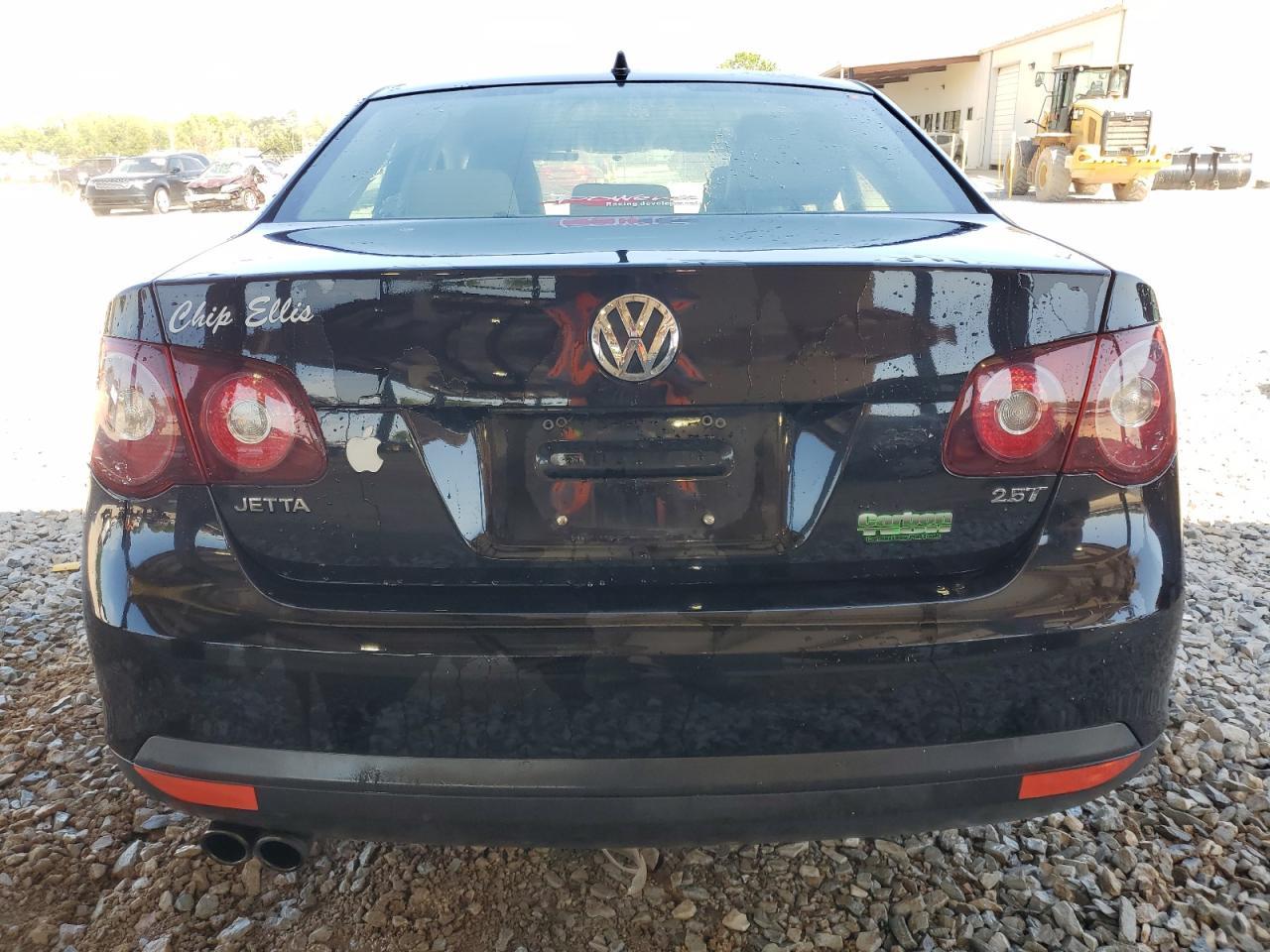 2010 Volkswagen Jetta Limited - Image 6