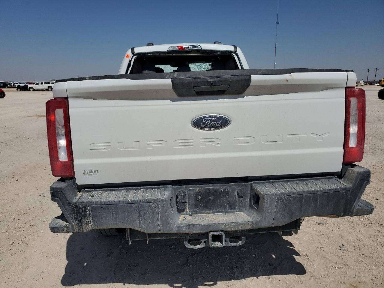 2025 Ford F250 Super Duty - Image 6