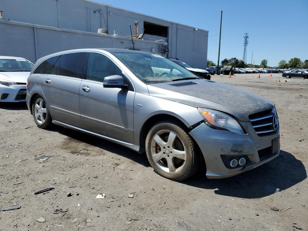 2011 Mercedes-Benz R 350 Bluetec - Image 4