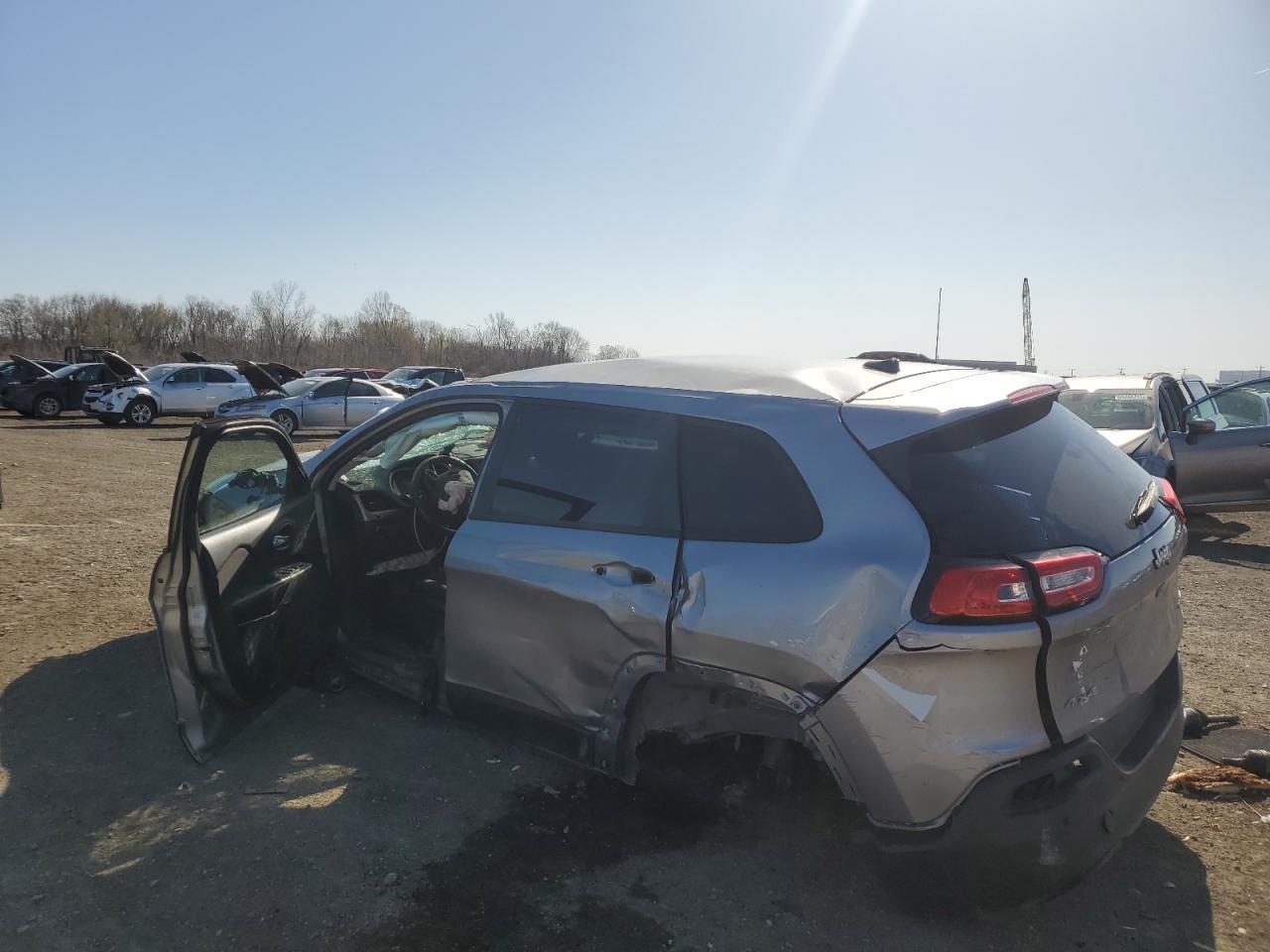 2017 Jeep Cherokee Sport - Фото 2