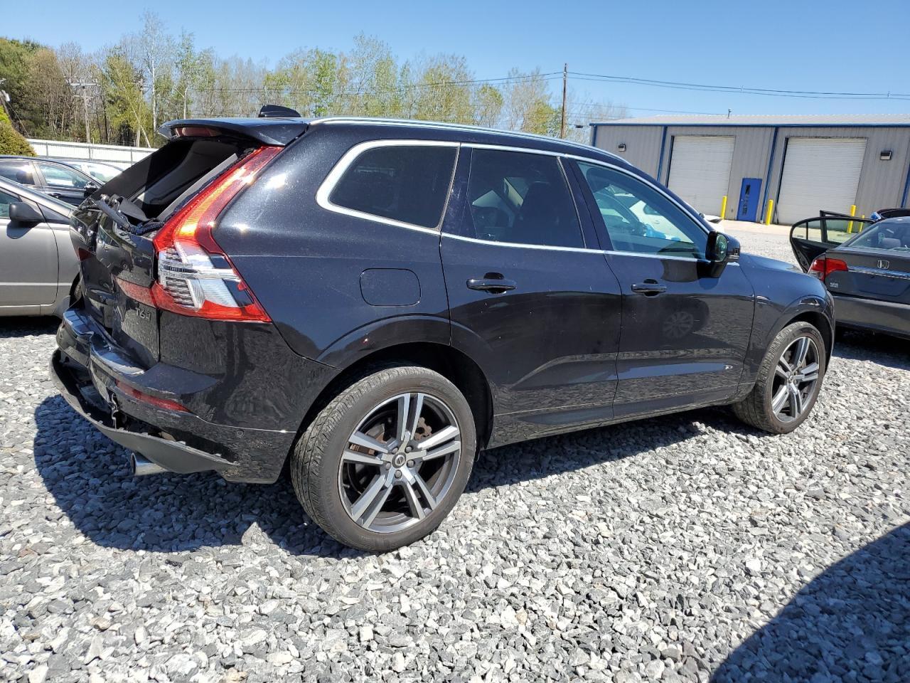 2018 Volvo Xc60 T6 Momentum - Фото 3