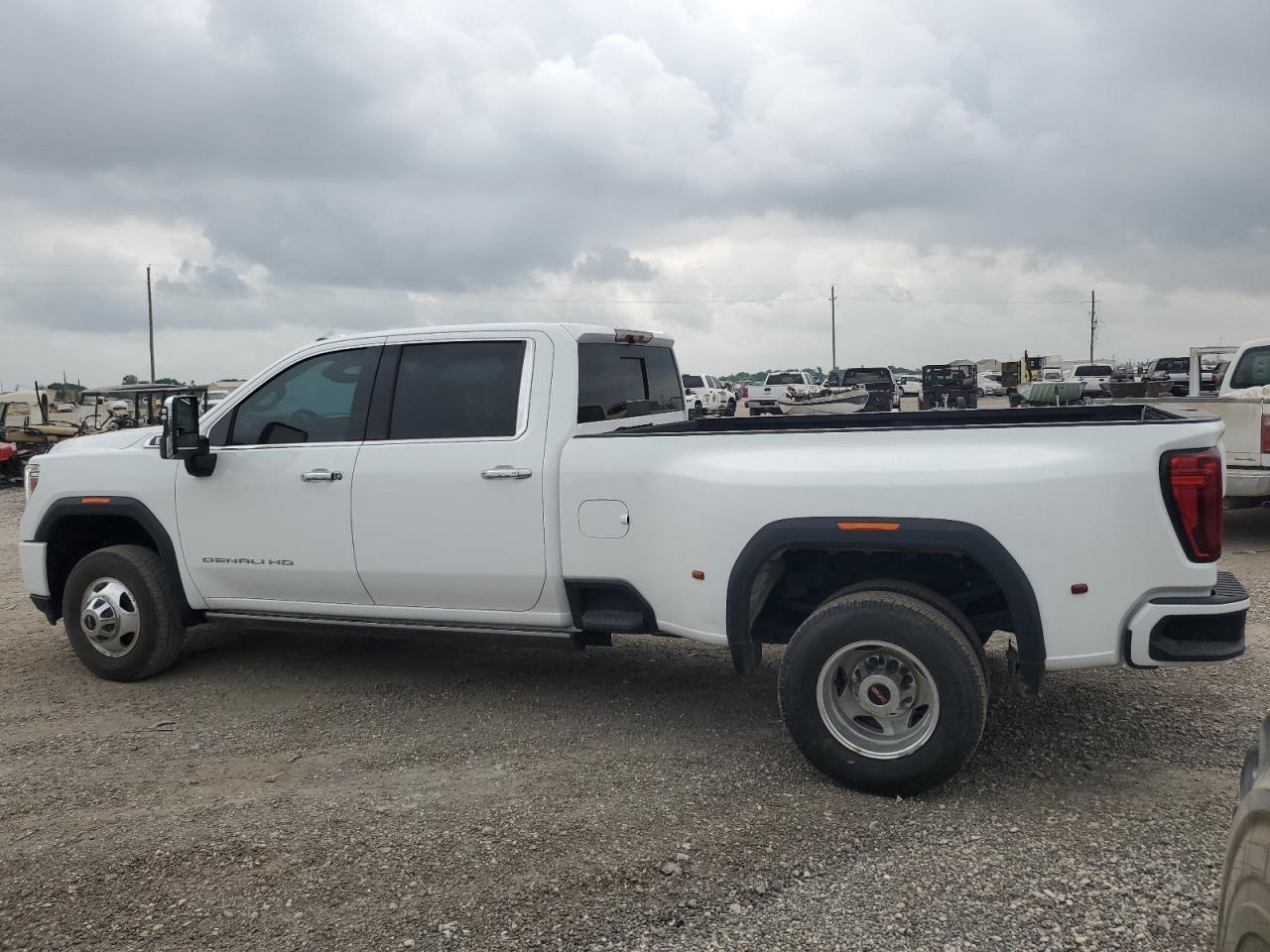 2022 GMC Sierra K3500 Denali - Image 3
