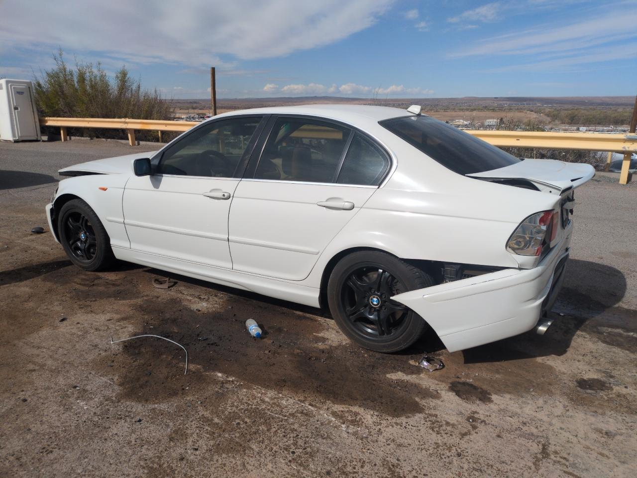2005 BMW 330 I - Image 2