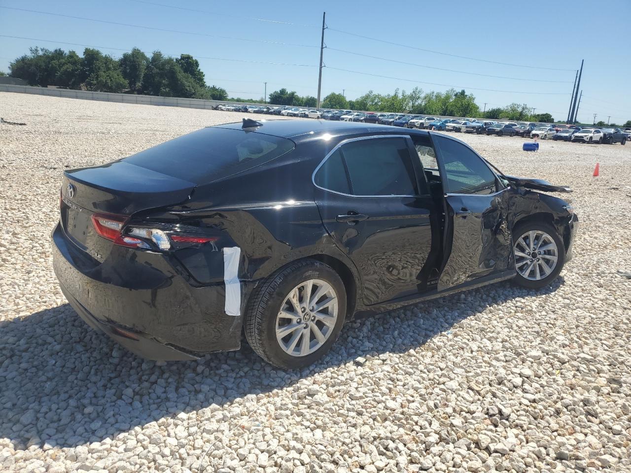 2022 Toyota Camry Le - Image 3