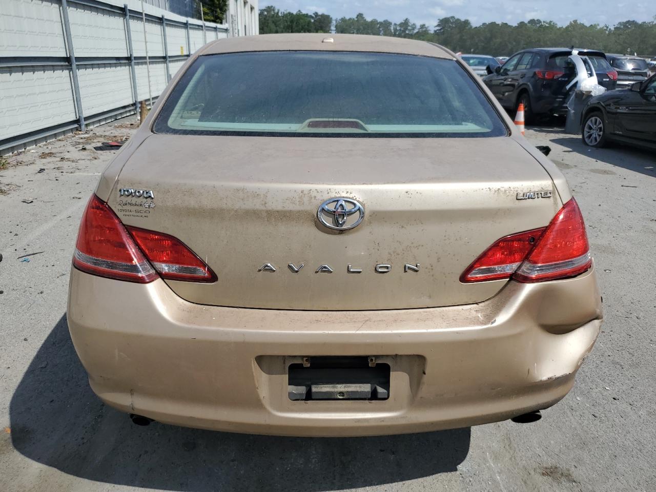 2010 Toyota Avalon Limited - Фото 6