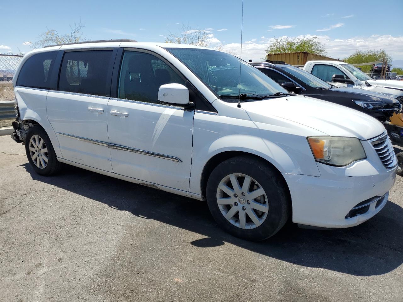 2014 Chrysler Town & Country Touring - Фото 4