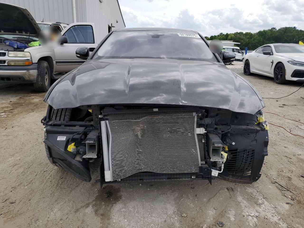 2019 Jaguar Xe Prestige - Image 5