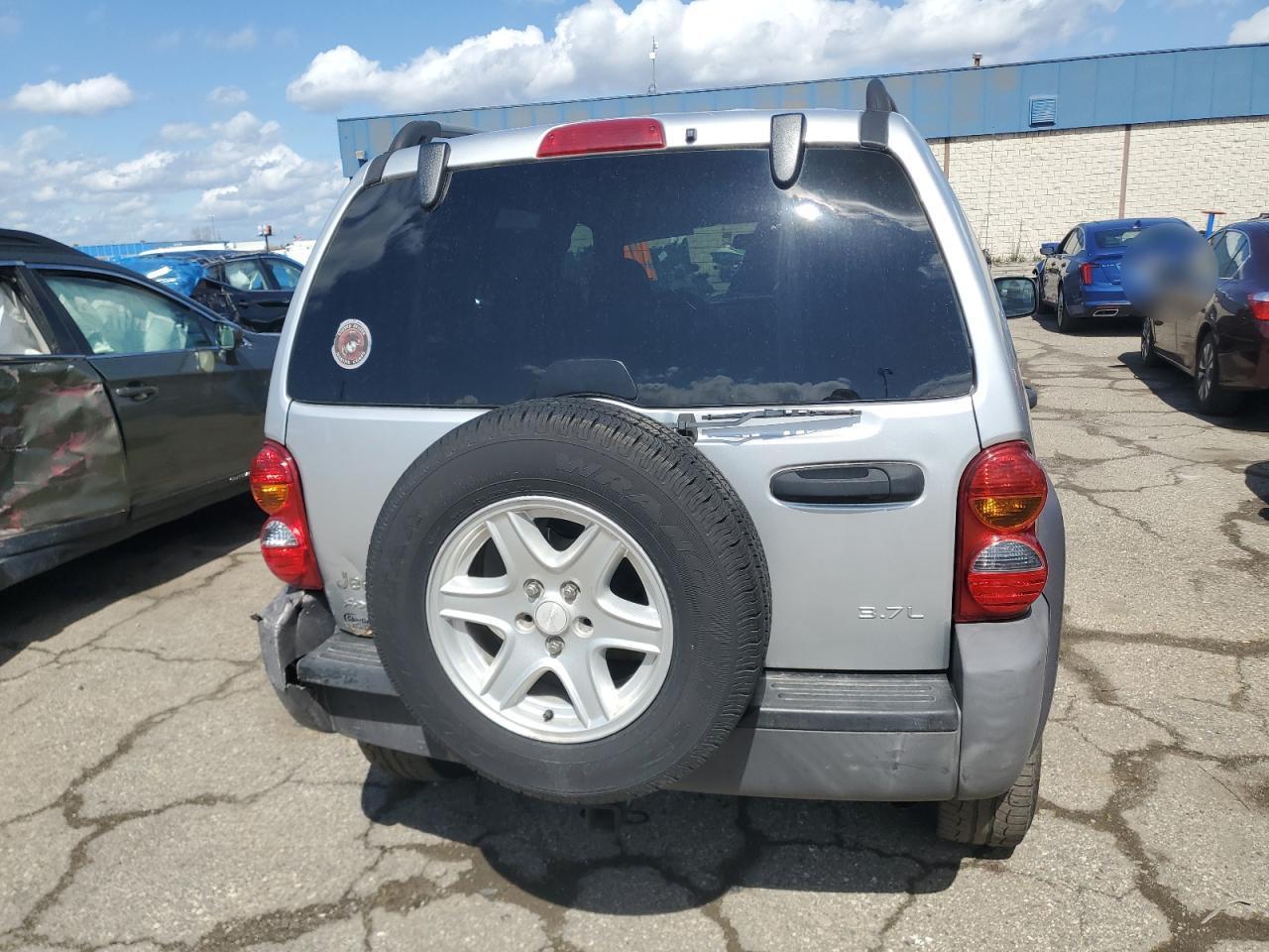 2004 Jeep Liberty Sport - Фото 6