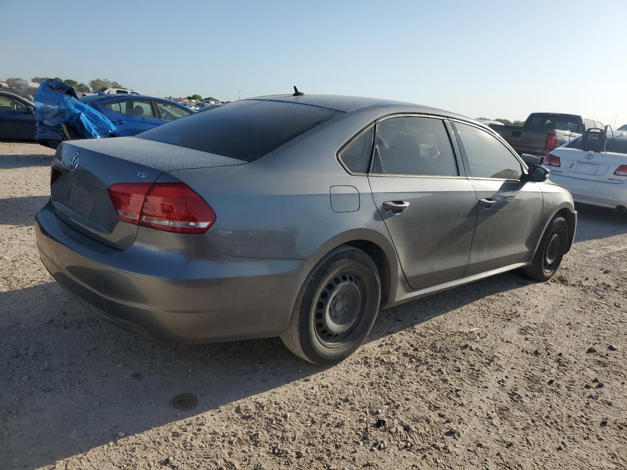 2015 Volkswagen Passat S - Image 3