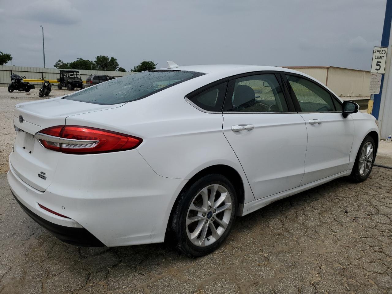 2020 Ford Fusion Se - Фото 3