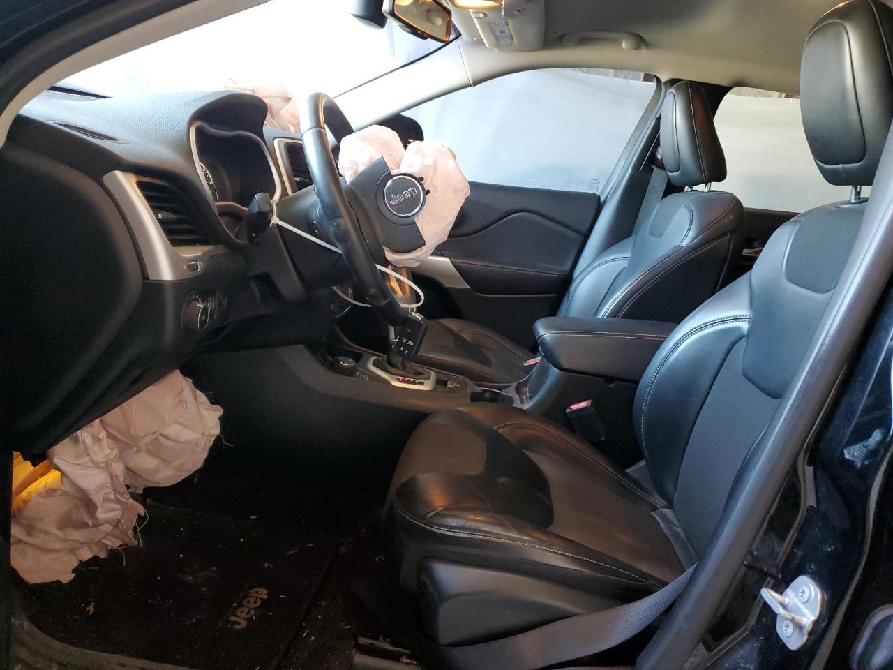 2018 Jeep Cherokee Latitude Plus - Image 7