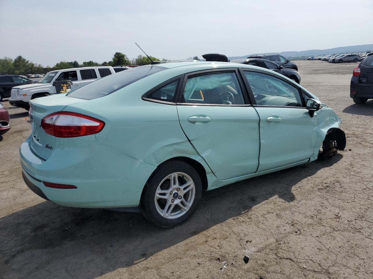 2017 Ford Fiesta Se - Image 3