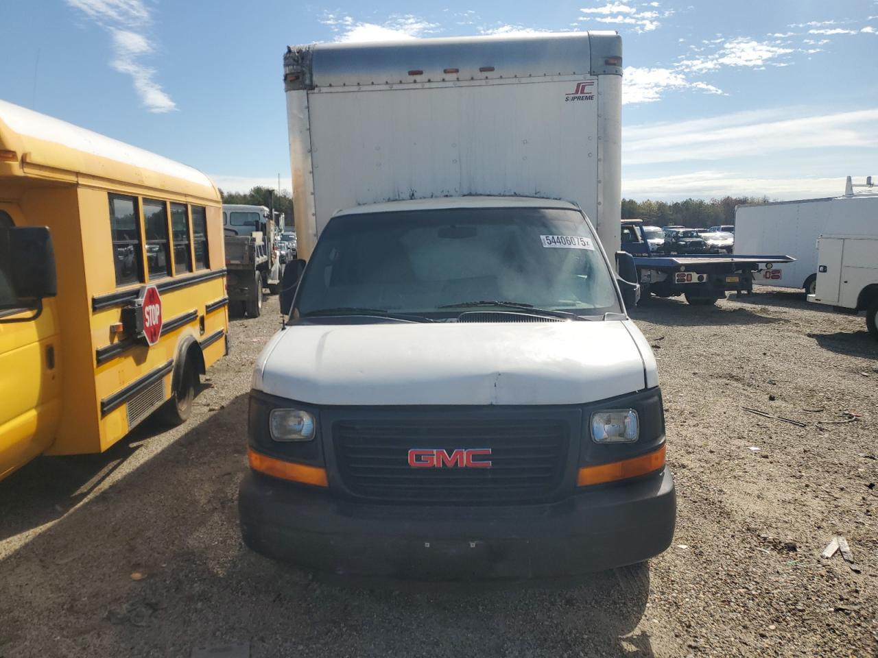 2015 GMC Savana Cutaway G3500 - Фото 5