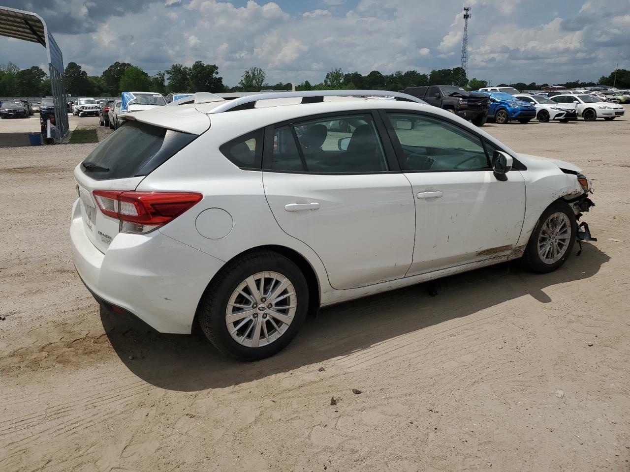 2017 Subaru Impreza Premium Plus - Фото 3
