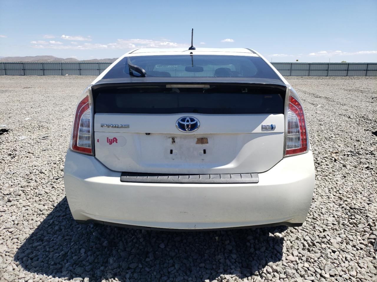 2013 Toyota Prius - Image 6