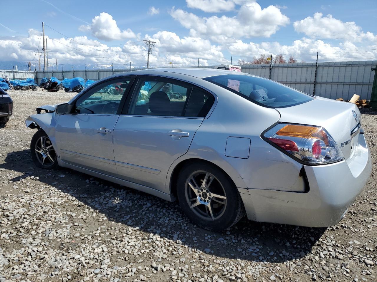 2011 Nissan Altima Base - Image 2