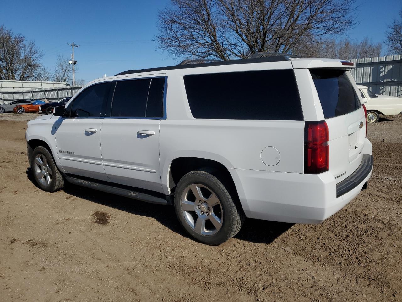 2018 Chevrolet Suburban K1500 Ls - Фото 2