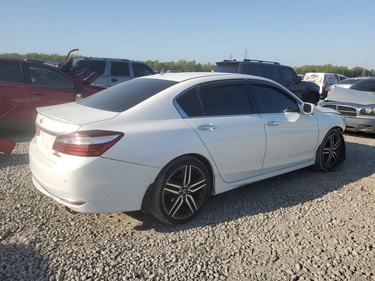 2017 Honda Accord Touring - Фото 3