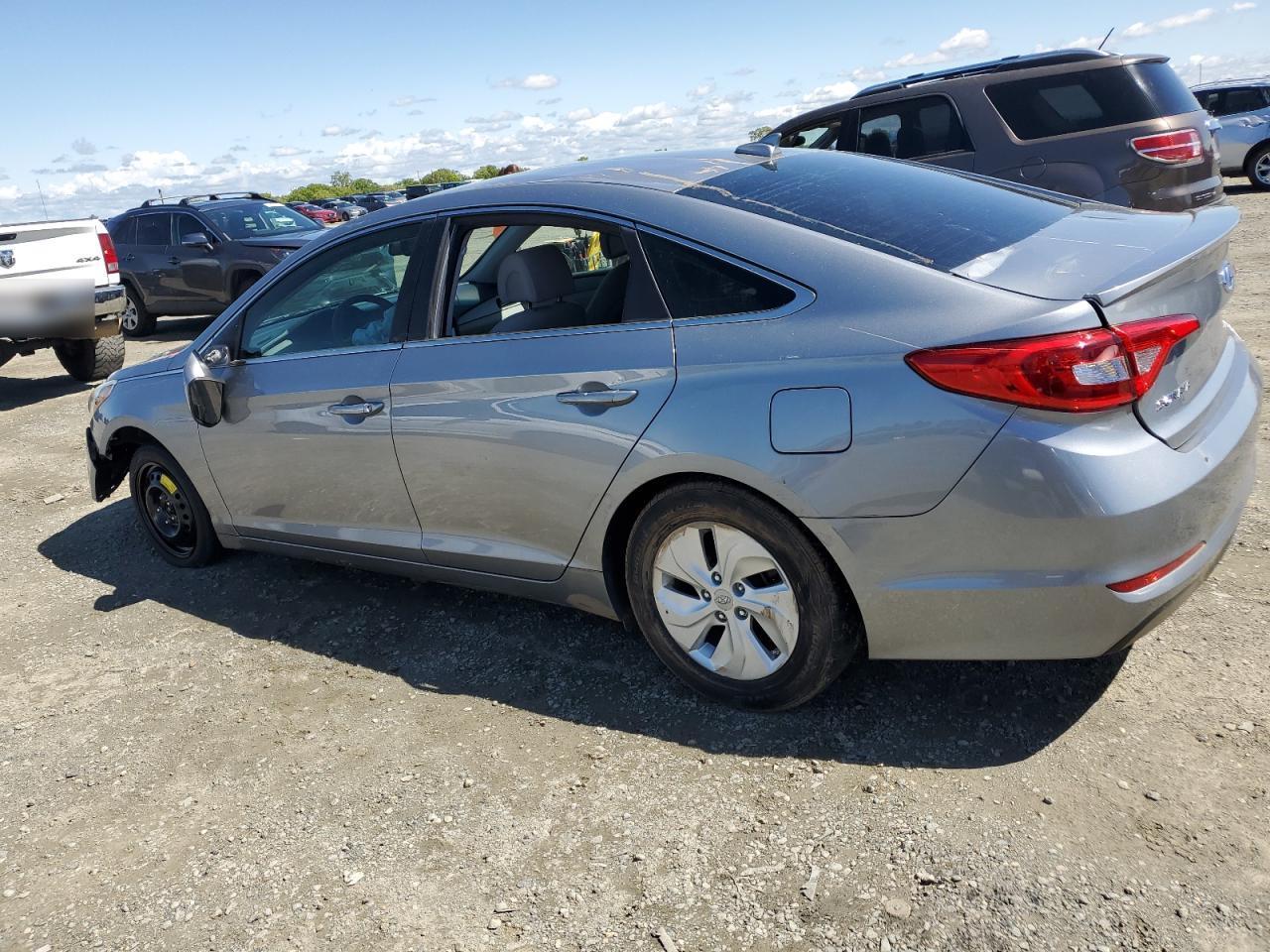 2017 Hyundai Sonata Se - Image 2