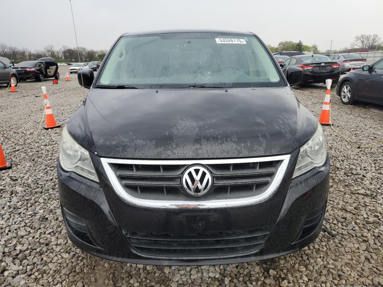 2011 Volkswagen Routan - Фото 5